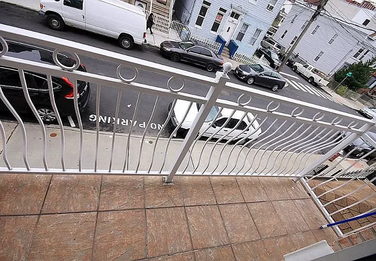 156 Congress St #1 — Photo 4