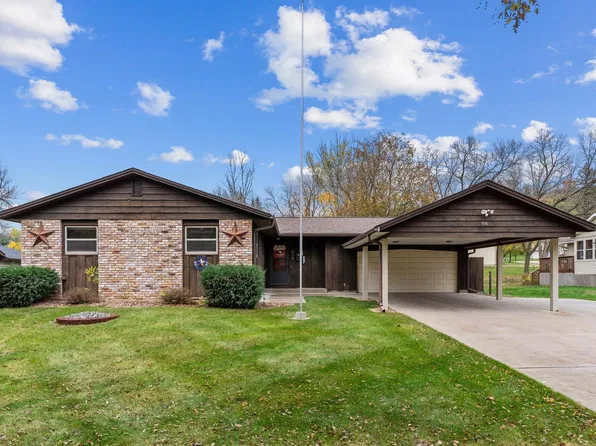 916 Pioneer Rd, Red Wing, MN 55066