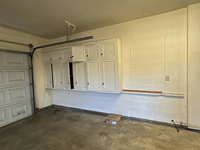 3504 W Cutler Ave — Photo 28