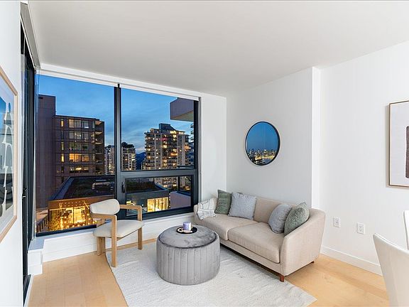 5th image of 135 E 13th St #1004