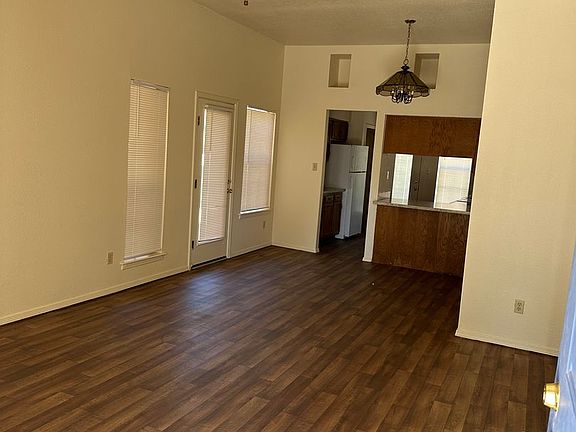 2nd image of 4025 Mary Cir APT B