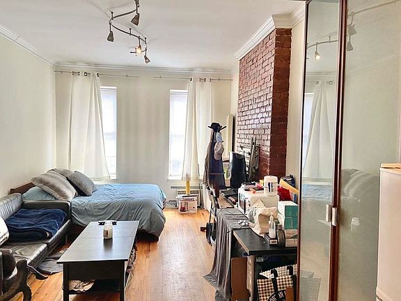 5th image of 417 E 82nd St APT 3A