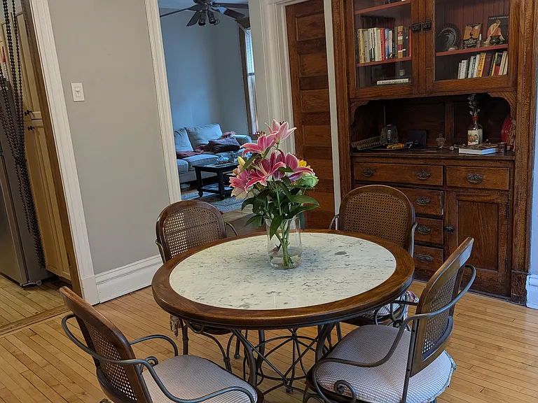 1638 W Waveland Ave — Photo 4