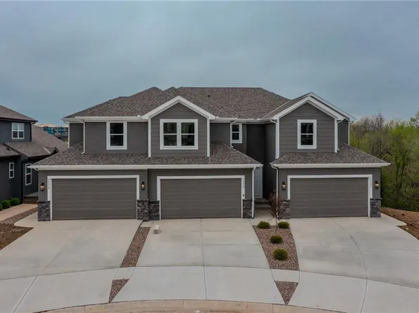 12310 S Prairie Creek Rd, Olathe, KS 66061