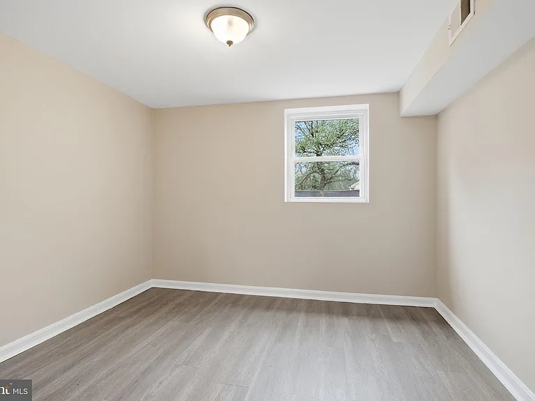13206 Staggs Ct — Photo 17