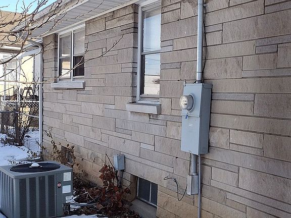 5th image of 143 S 9th St