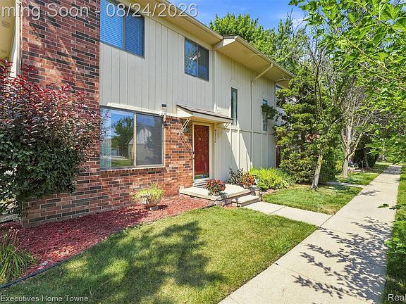 2nd image of 40830 Highpointe Dr #17