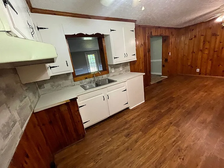 709 Branton Dr — Photo 8