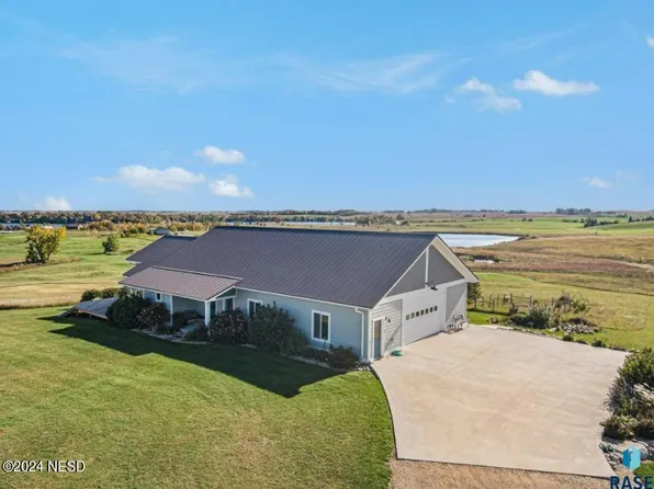 18422 Scott St, Gary, SD 57237