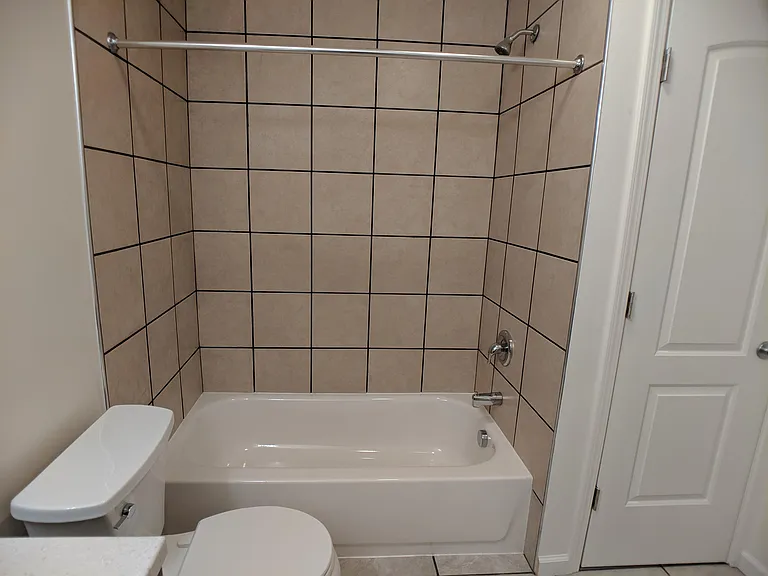 2435 S Dixie Dr — Photo 14