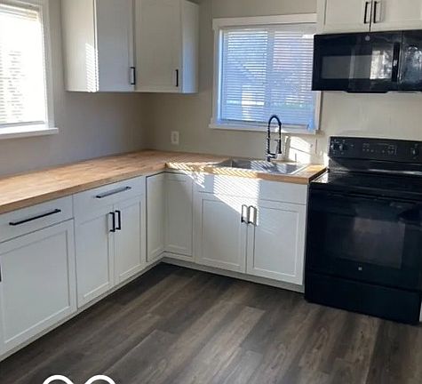 3rd image of 2428 N Arlington Ave