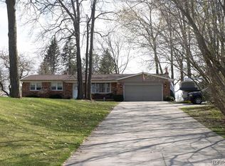 3497 Lahring Rd, Linden, MI 48451
