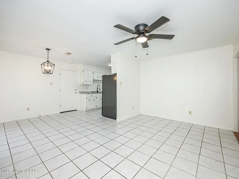 1213 King Henry Dr — Photo 20