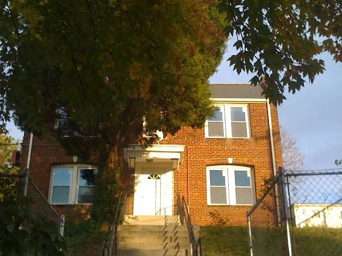 1710 28th Pl SE APT 1 photo 1