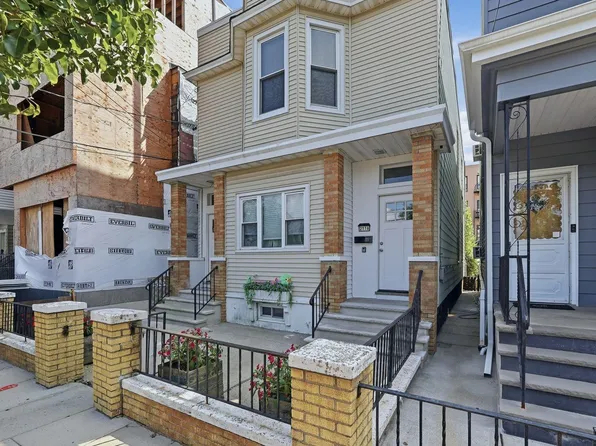 211 20th Street image 1 of 14