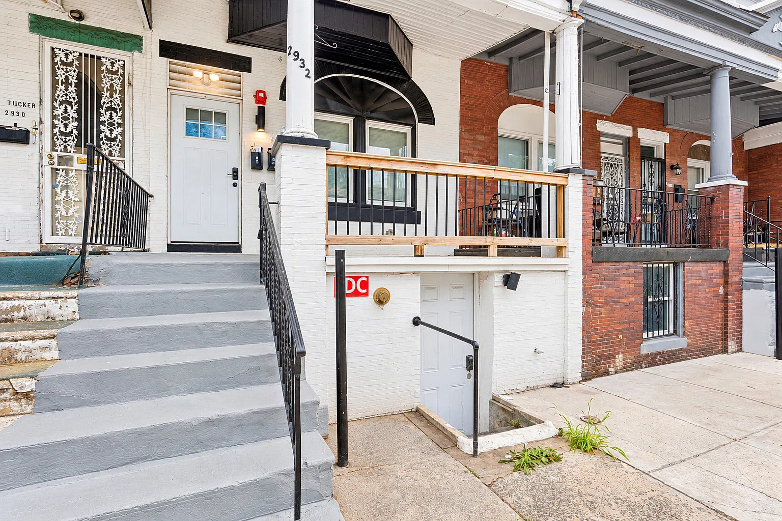 2932 W Oxford St — Photo 1
