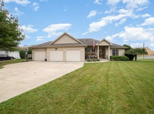 7850 Oak Ct, Birch Run, MI 48415