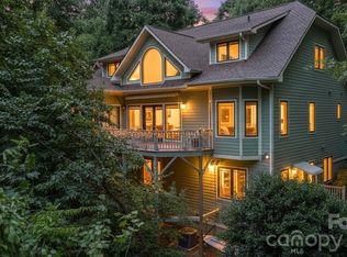 301 Gateway Dr, Hendersonville, NC 28739