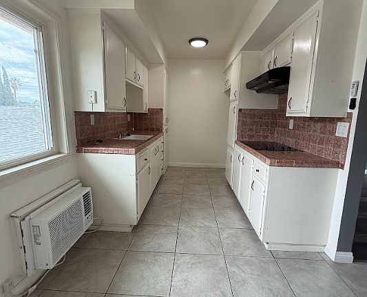 4th image of 241 E Dexter St APT 5