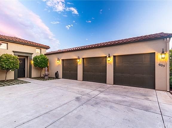 2nd image of 905 Vista Cerro Dr