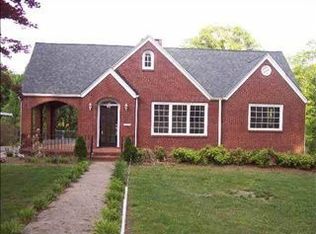 402 N B St, Easley, SC 29640