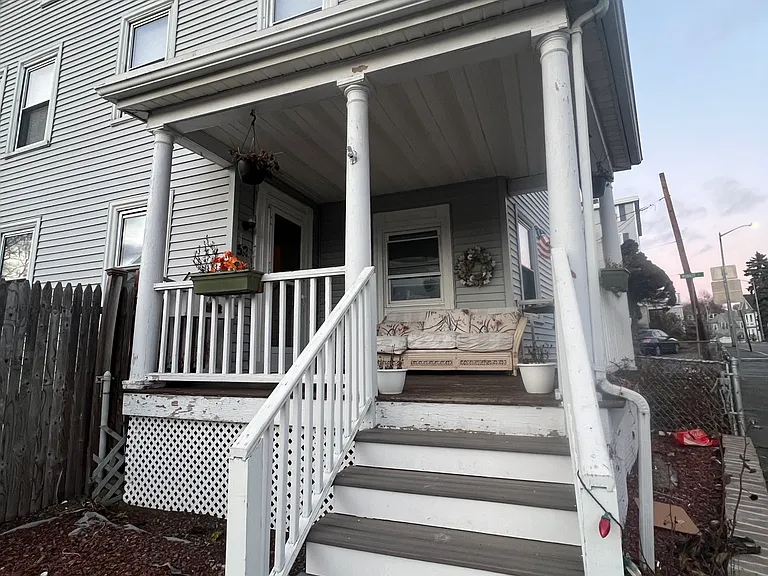 52 Essex St #2 — Photo 1