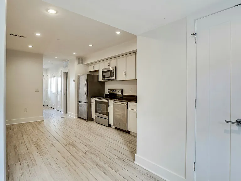 727 Quebec Pl NW #B — Photo 12