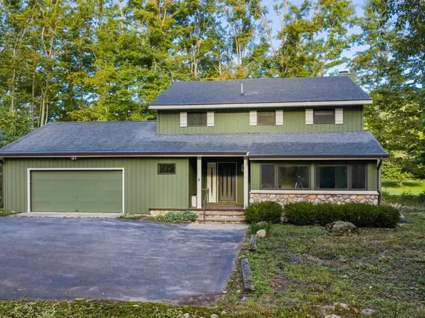 2364 Pinecrest St, Harbor Springs, MI 49740
