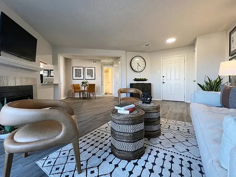 Ashwood Park Apartments — Photo 13