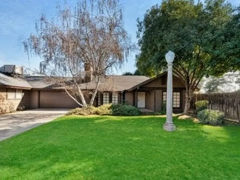 4017 W Hillsdale Ct — Photo 1