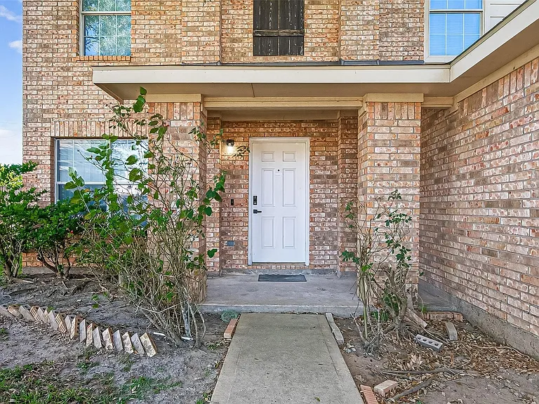 15707 Crooked Arrow Dr — Photo 2