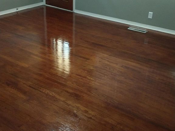 4th image of 504 N Sunset St