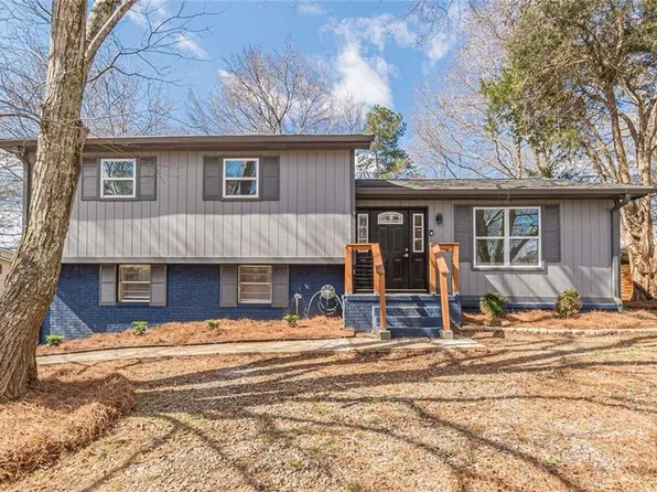 8936 Old Lee Rd, Lithia Springs, GA 30122
