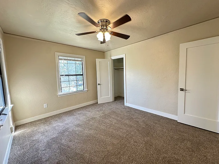 1107 Estudillo St — Photo 12