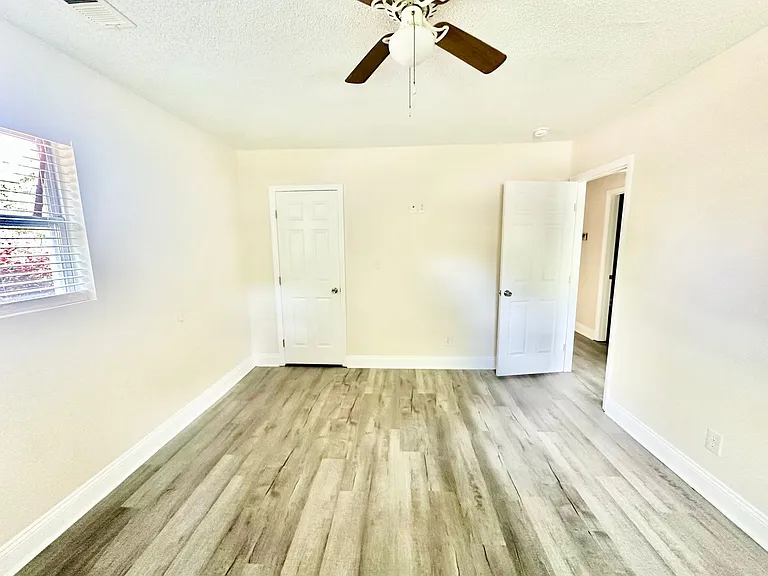 565 Harrison St — Photo 9