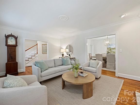 5th image of 2220 Colony Rd