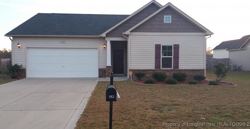 1st image of 352 Roanoke Dr