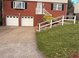 247 Darlan Hill Dr, Pittsburgh, PA 15239