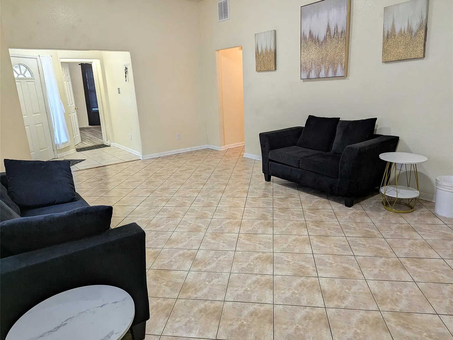 3 bed, 2.0 bath, 1378 sqft, $1,750 — Photo 2