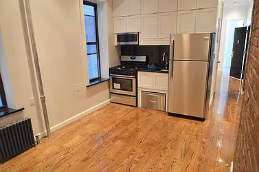 Rented by CITY SKYLINE REALTY INC