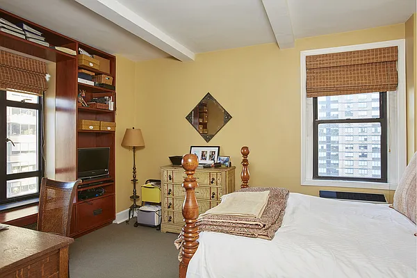 Sold by Stribling | media 19