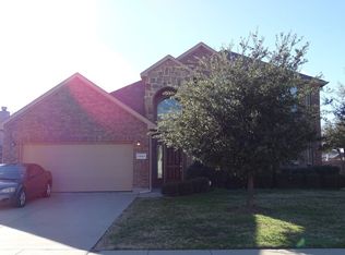 3027 Summerview Dr, Grand Prairie, TX 75052
