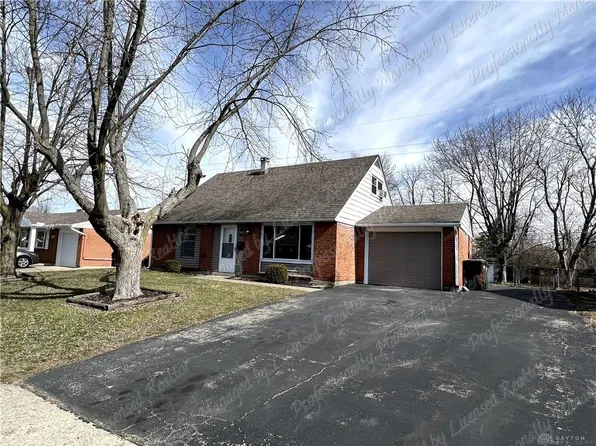 25 Greencliff Dr, Englewood, OH 45322