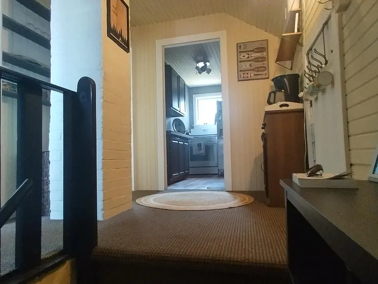217 Alden St — Photo 10