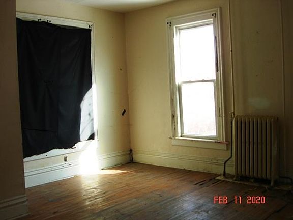 5th image of 415 S 1st St
