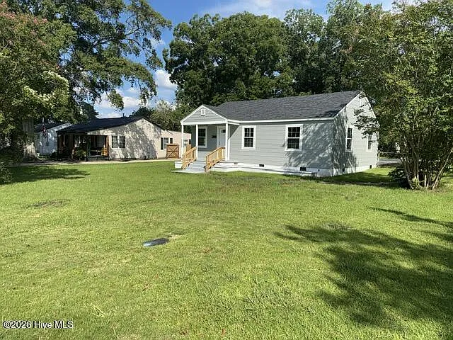 3 bed, 1.0 bath, $1,500 — Photo 2