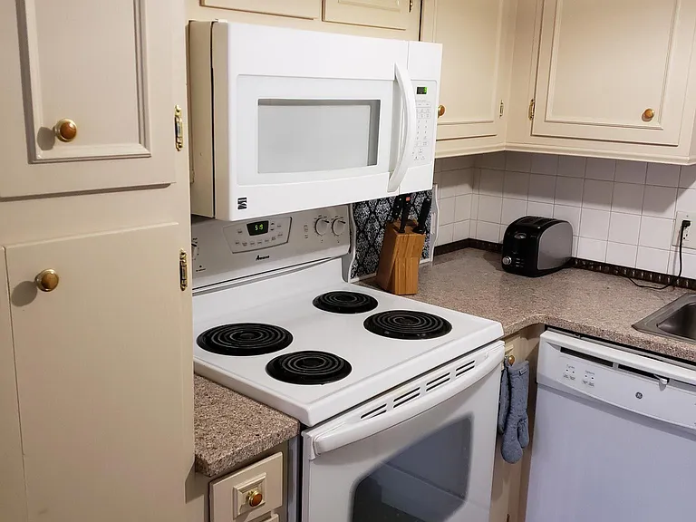 8227 Santa Fe Dr #7 — Photo 10