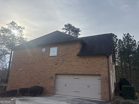 3rd image of 2525 Lake Erma Dr