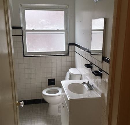 1st floor bath