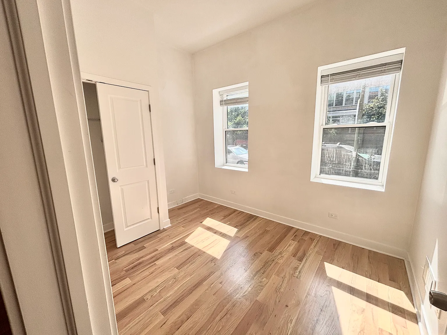 3 bed, 1400 sqft, $3,300 — Photo 4